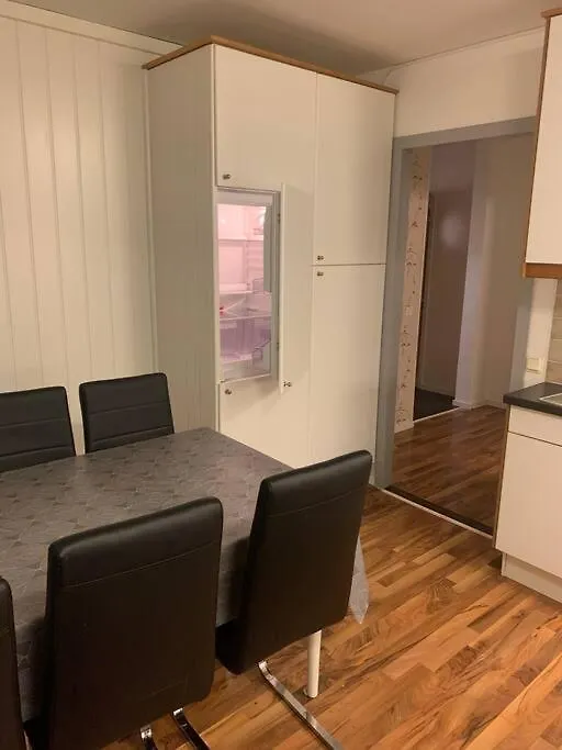 3 Room Accommodation In Trollhaettan Sweden