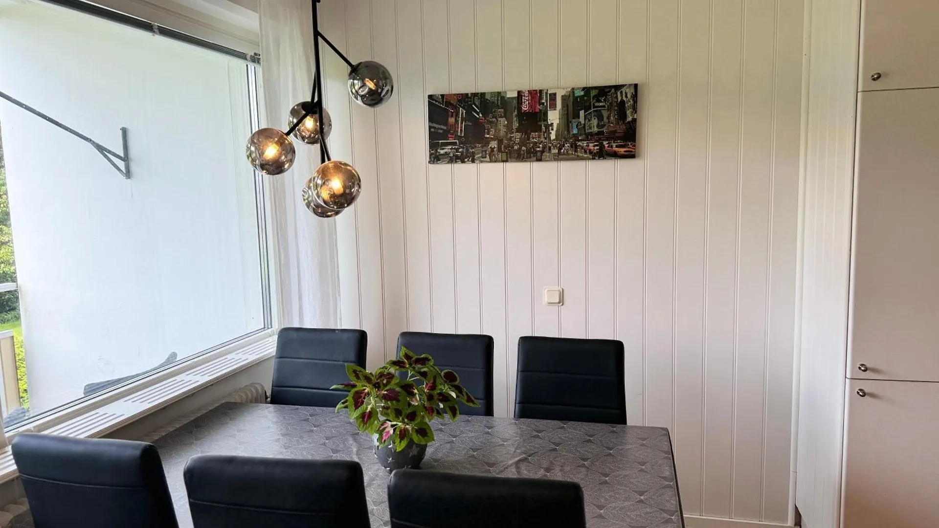 Apartment 3 Room Accommodation In Trollhaettan Sweden