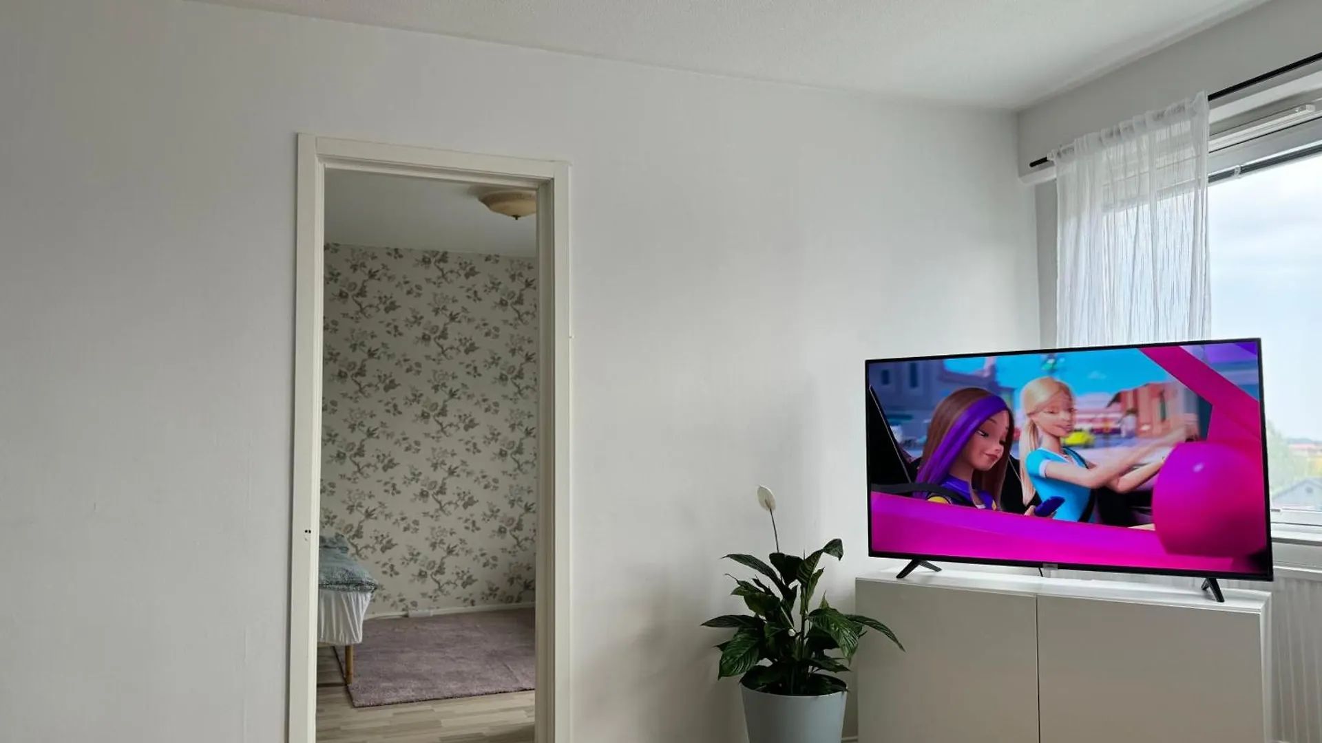 3 Room Accommodation In Trollhaettan